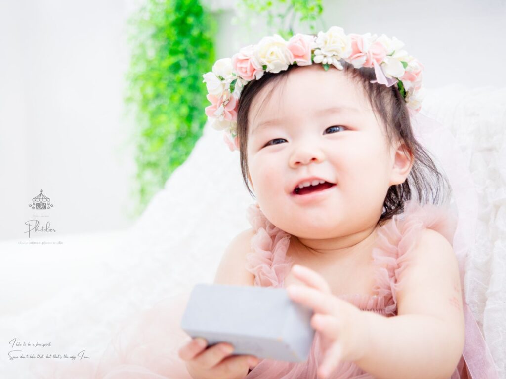 １歳のお誕生日の女の子