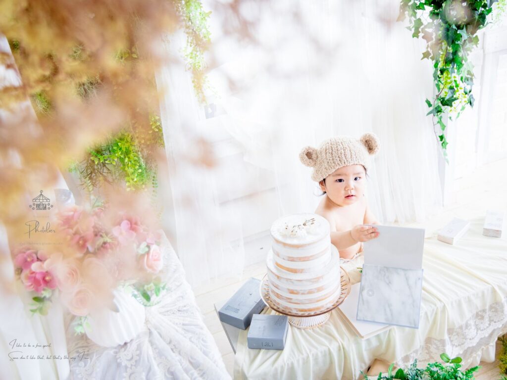 １歳のお誕生日の女の子