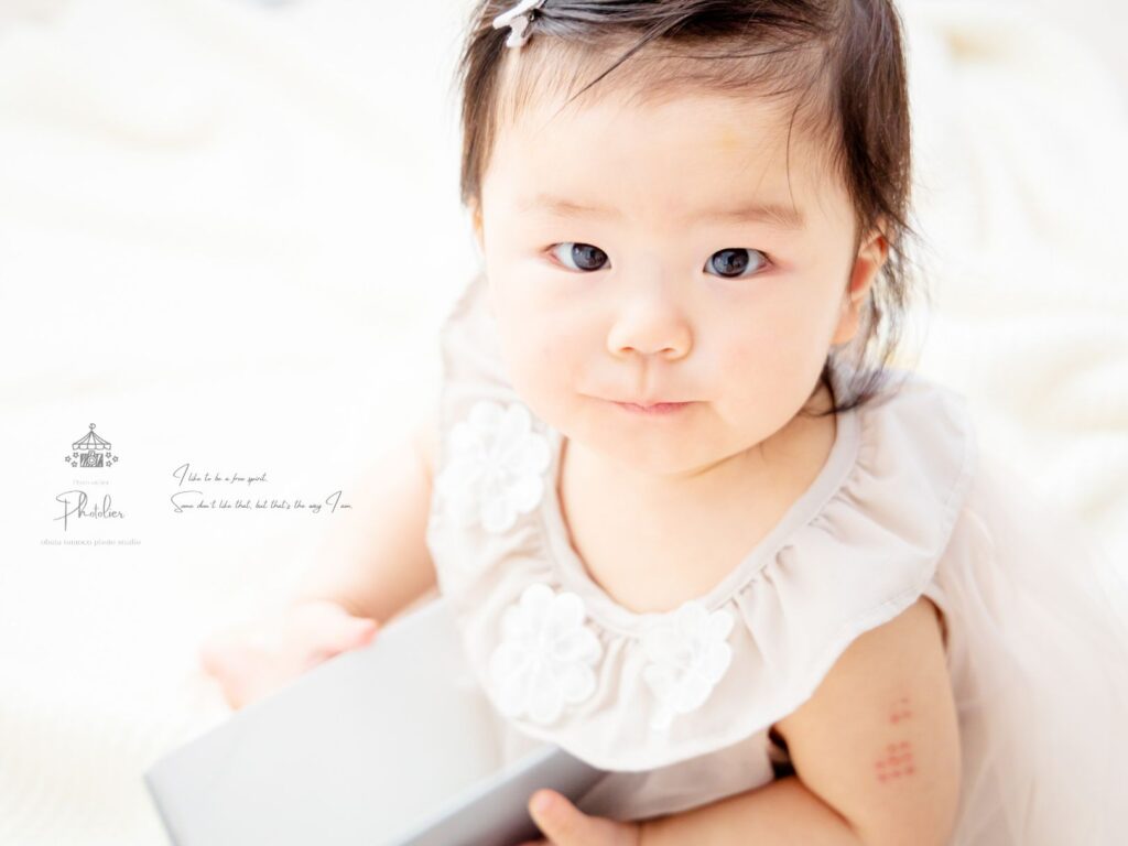 １歳のお誕生日の女の子