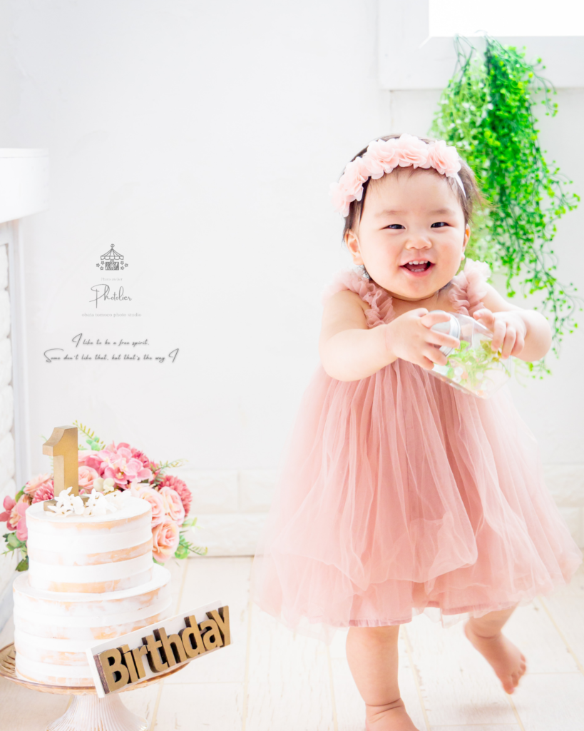 １歳のお誕生日の女の子