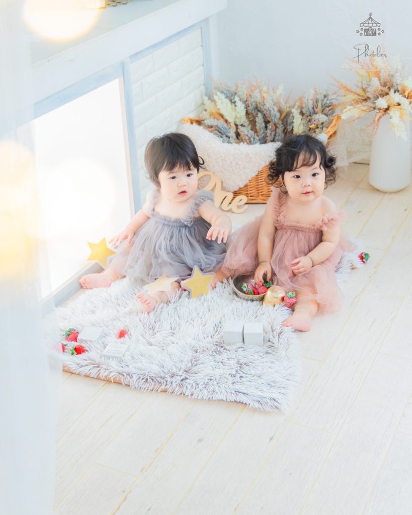 双子の女の子の誕生日写真フォトリエ小畑トモコ写真スタジオ仙台宮城